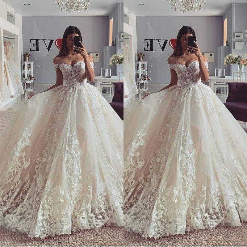 Tulle Long Wedding Dress Lace Appliques Bridal GownsSpaghetti
