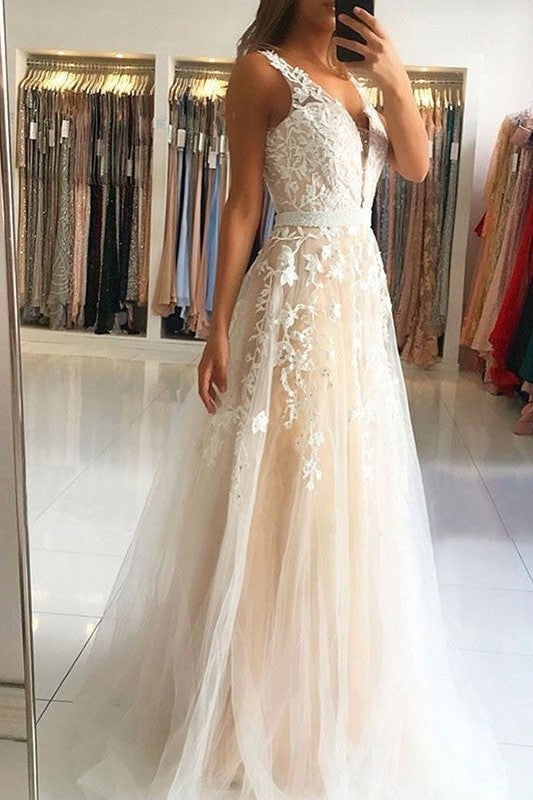 Gorgeous V-neck Sleeveless With Appliques Tulle Prom Dress online-ballbellauk