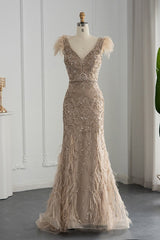 Luxurious V-Neck Mermaid Evening Dress with Feather Appliques-ballbellauk