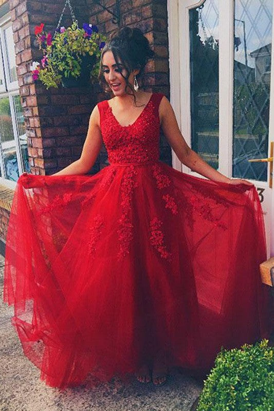 Sleeveless Amazing Long V-neck With Appliques Tulle Prom Dress online-ballbellauk