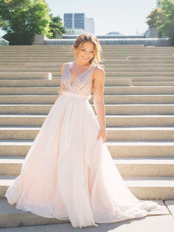 Sleeveless Amazing V-neck Sequin Tulle Prom Dress-ballbellauk