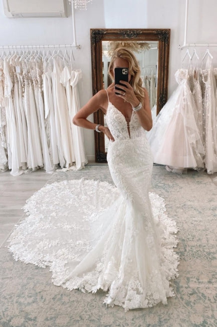 Chic Long White V-neck Mermaid Lace Wedding Dresses