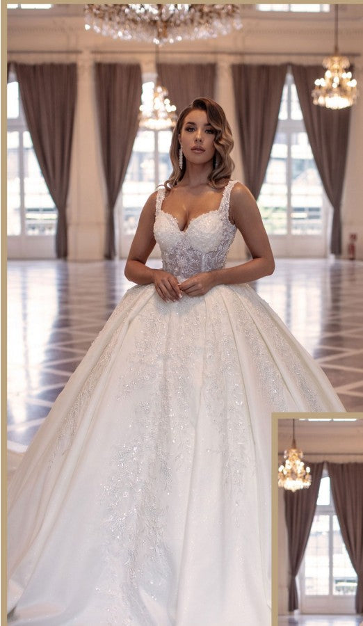 Modest Long Princess Long Sleevesless Bridal Gowns On Sale With Lace