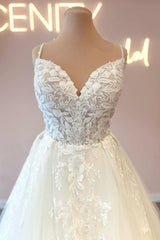 Charming Spaghetti-Straps Sleeveless Long Lace Bridal Gowns On Sale