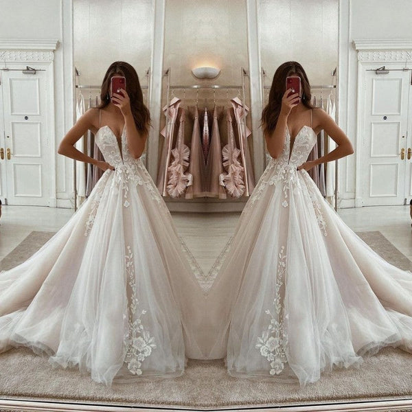 Tulle Long Wedding Dress Lace Appliques Bridal GownsSpaghetti-Strap