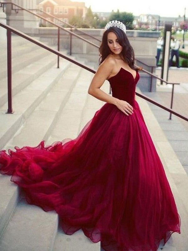 Ball Gown Sweetheart Sleeveless Court Train Tulle Prom Dress