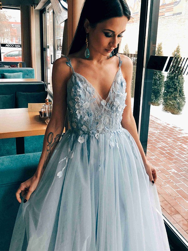 Elegant Tulle Ball Dress Appliques V-neck Sleeveless Long Prom Dress