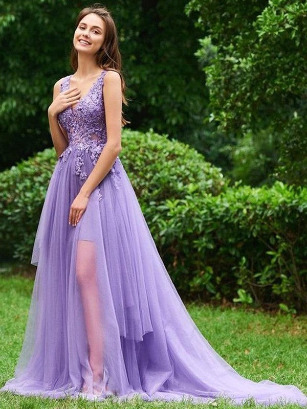 Elegant Tulle Ball Dress Appliques V-neck Sleeveless  Prom Dress