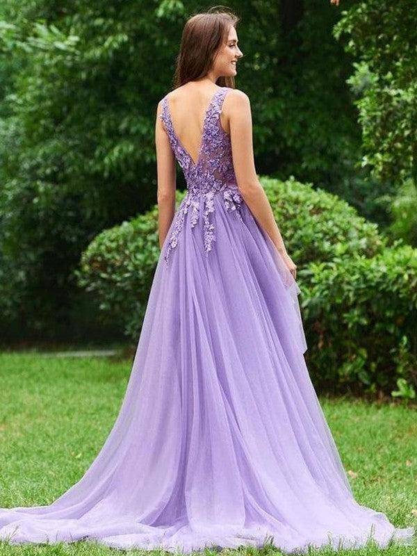 Elegant Tulle Ball Dress Appliques V-neck Sleeveless  Prom Dress
