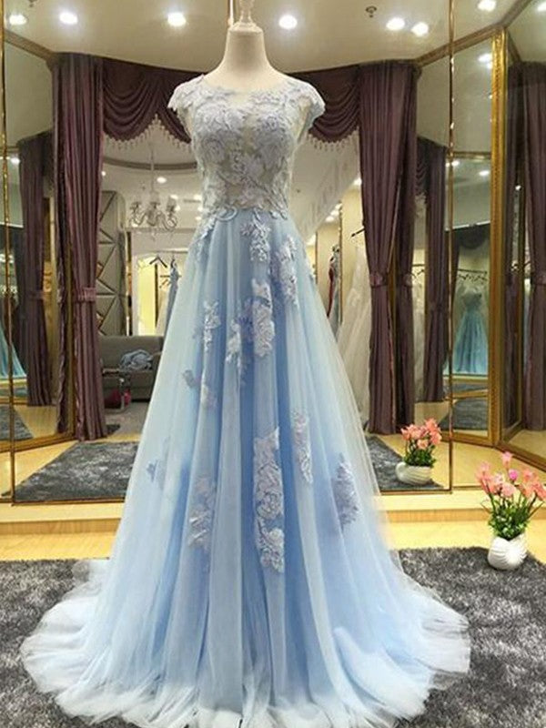 Elegant Tulle Ball Dress Appliques Scoop Sleeveless  Prom Dress