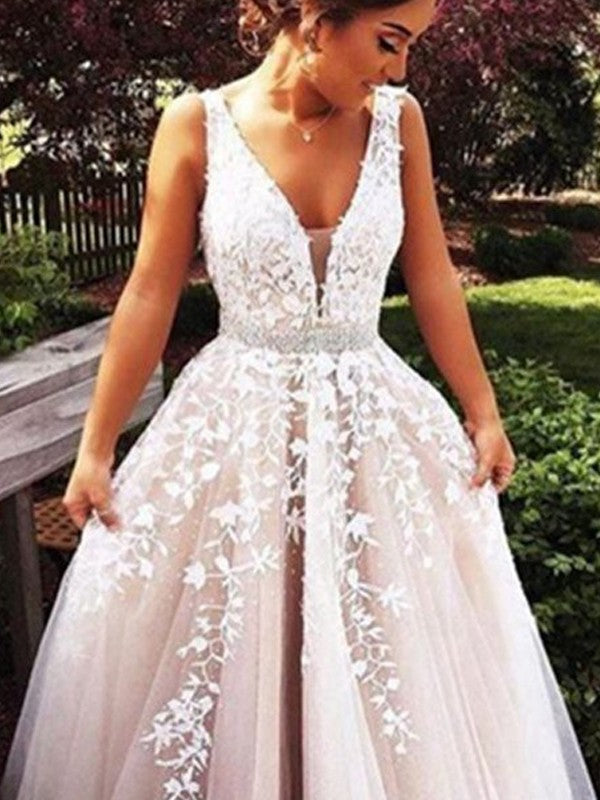 Gorgeous V-Neck Sleeveless With Appliques Tulle  Prom Dress